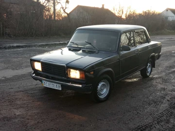Авто ВАЗ 2107 1986 № 8312388