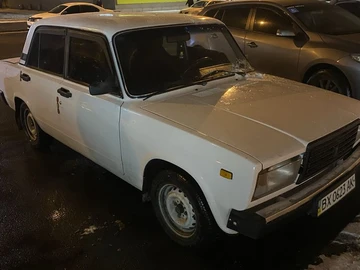 Авто ВАЗ 2107 1993 № 8312800