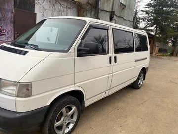 Авто Volkswagen Transporter 2000 № 8313585
