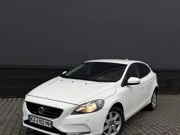 Авто Volvo V40 Kombi 2013 № 8313590