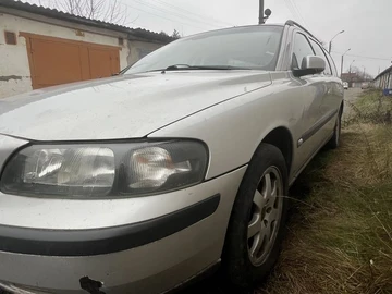Авто Volvo V70 2004 № 8313595