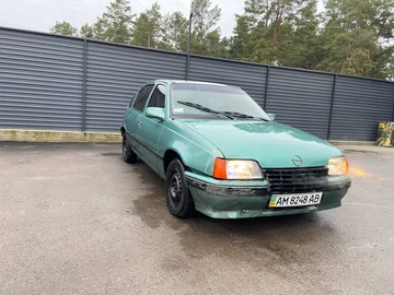 Авто Opel Admiral 1988 № 8313799