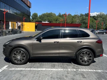 Авто Porsche Cayenne 2012 № 8314009