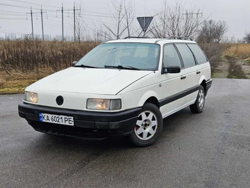Авто Volkswagen Passat Variant 1990 № 8314715