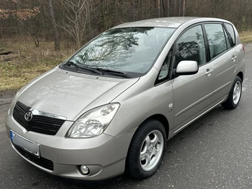 Авто Toyota Corolla Verso 2003 № 8314841