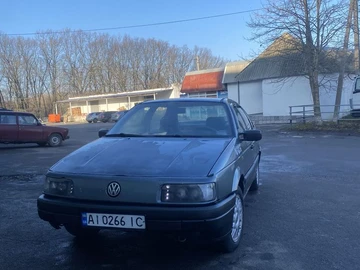 Авто Volkswagen Passat Sedan 1989 № 8314892