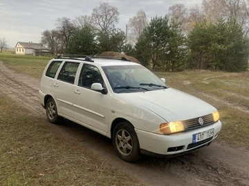 Авто Volkswagen Polo 2000 № 8315383