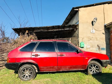Авто ВАЗ 2109 1992 № 8315517