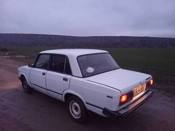 Авто ВАЗ 2107 1977 № 8316651