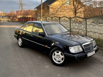 Авто Mercedes 220 1994 № 8317419