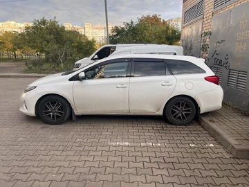 Авто Toyota Auris 2014 № 8317472