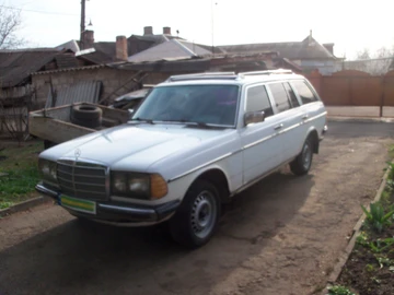 Авто Mercedes 240 1982 № 8317601