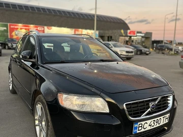 Авто Volvo V50 2010 № 8318616