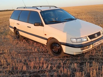Авто Volkswagen Passat Variant 1994 № 8318945