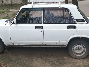 Авто ВАЗ 2107 1991 № 8319098