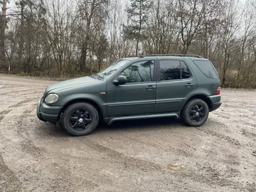 Авто Mercedes Ml Серия 2000 № 8319970