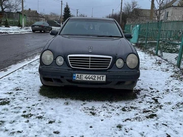 Авто Mercedes 220 2000 № 8320479