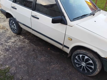 Авто ВАЗ 2109 1993 № 8321142