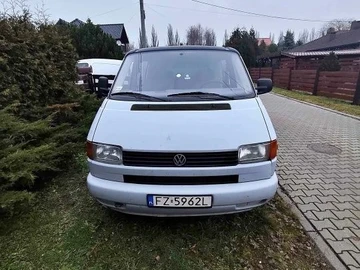 Авто Volkswagen Transporter 2000 № 8321259