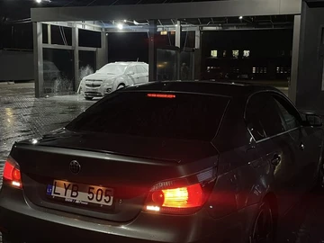 Авто BMW 5 Серия 2004 № 8322311