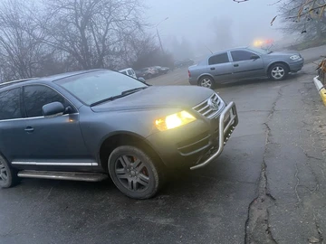 Авто Volkswagen Touareg 2003 № 8322448