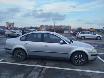 Авто Volkswagen Passat Sedan 2002 № 8322451
