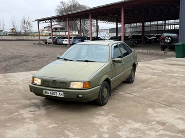 Авто Volkswagen Passat Sedan 1990 № 8323089