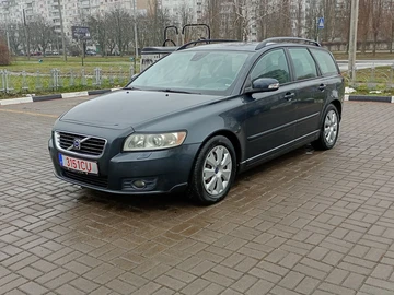 Авто Volvo V50 2010 № 8323200