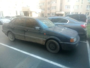 Авто Volkswagen Passat Sedan 1992 № 8323532
