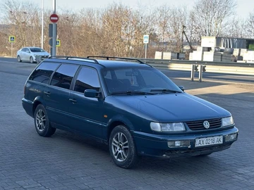 Авто Volkswagen Passat Variant 1995 № 8323699