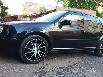 Авто Volkswagen Golf 2000 № 8324005
