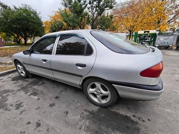 Авто Ford Mondeo 1993 № 8324077