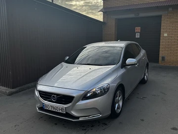 Авто Volvo V40 Kombi 2015 № 8324201