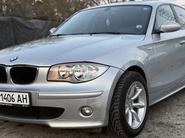 Авто BMW 1 Серия 2004 № 8324401