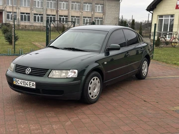 Авто Volkswagen Passat Sedan 1999 № 8325002