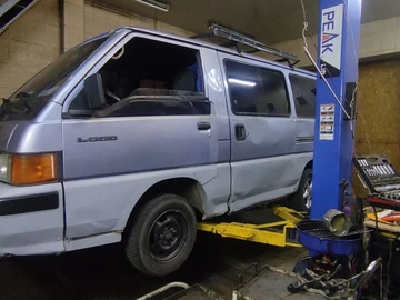 Авто Mitsubishi Delica 1987 № 8325005