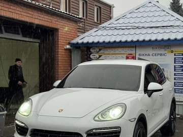 Авто Porsche Cayenne 2012 № 8325458