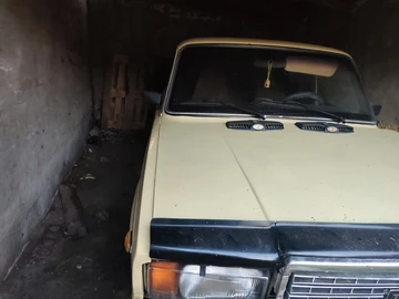 Авто ВАЗ 2107 1985 № 8325817
