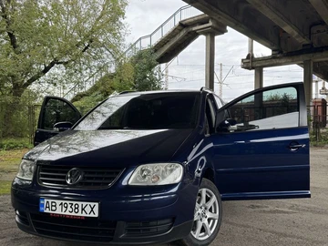 Авто Volkswagen Touran 2005 № 8326483