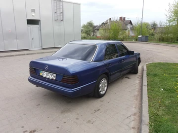 Авто Mercedes W124 1986 № 8326631