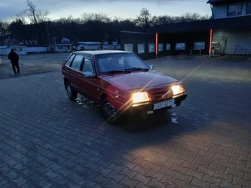 Авто ВАЗ 2109 1993 № 8326807