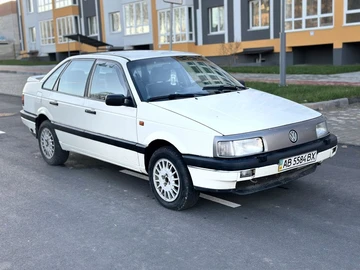 Авто Volkswagen Passat Sedan 1993 № 8327353