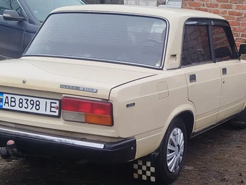 Авто ВАЗ 2107 1990 № 8327781