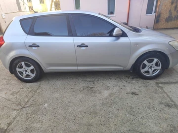 Авто KIA Cee X27 D 2009 № 8327827