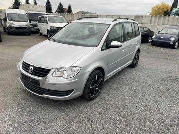 Авто Volkswagen Touran 2010 № 8328082