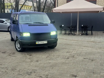 Авто Volkswagen Transporter 1993 № 8328086