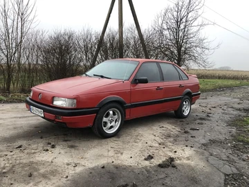 Авто Volkswagen Passat Sedan 1988 № 8328356