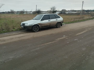 Авто ВАЗ 2109 2001 № 8328386