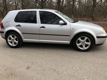 Авто Volkswagen Golf 2000 № 8328413