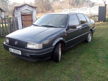 Авто Volkswagen Passat Sedan 1990 № 8328977